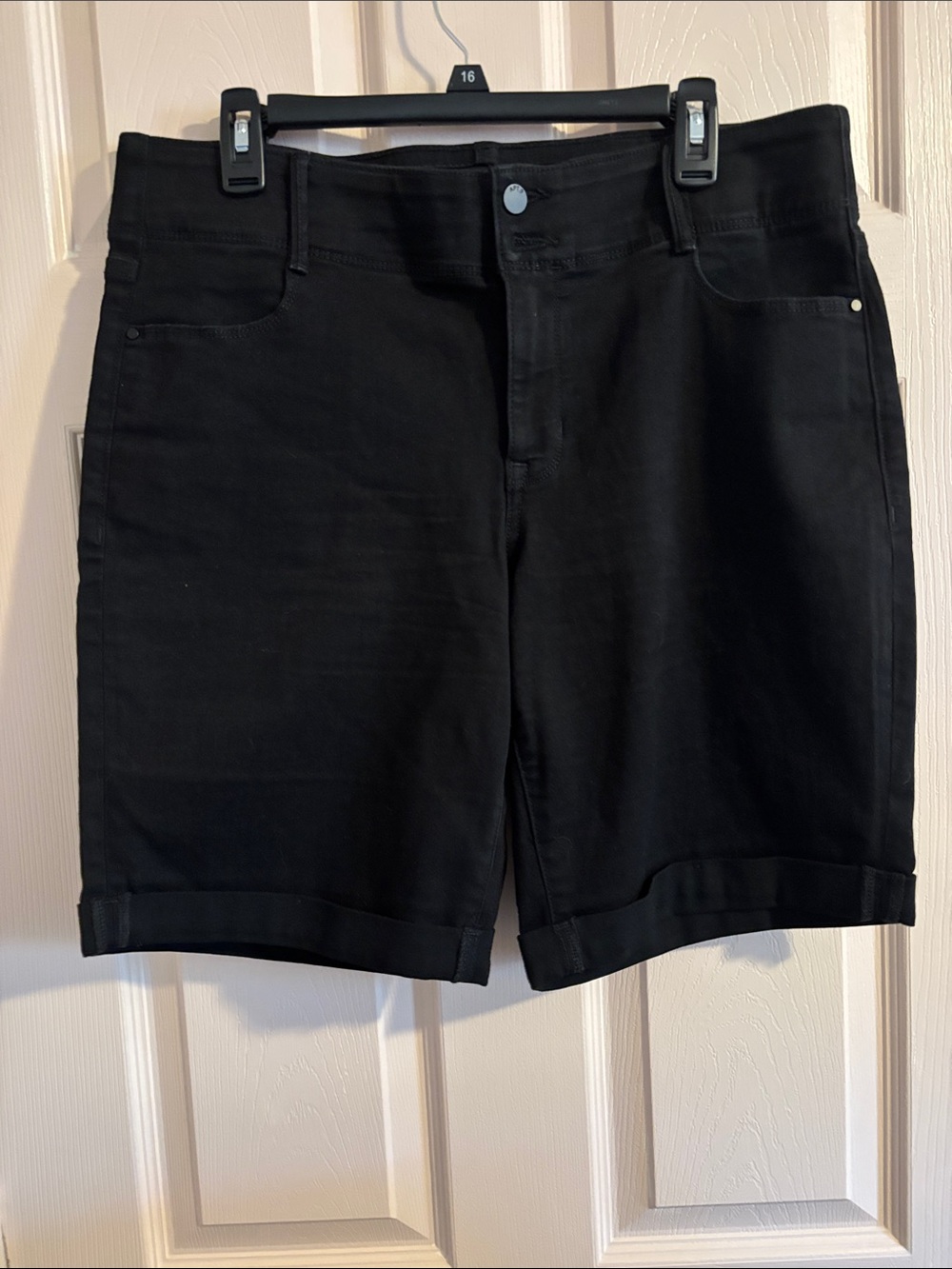 Apt. 9 Black Cuffed Women's Bermuda Shorts